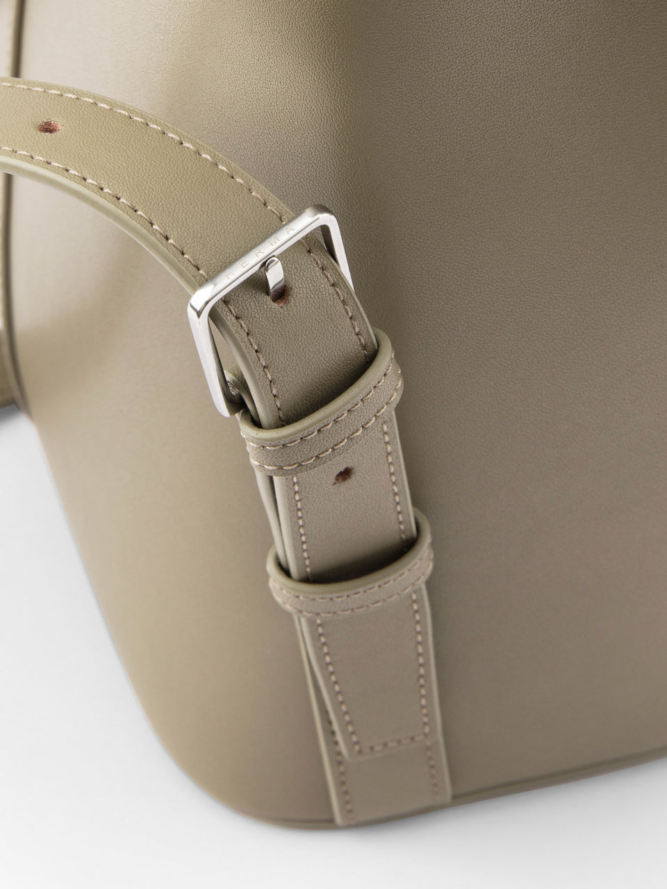 일리 백팩 에크루