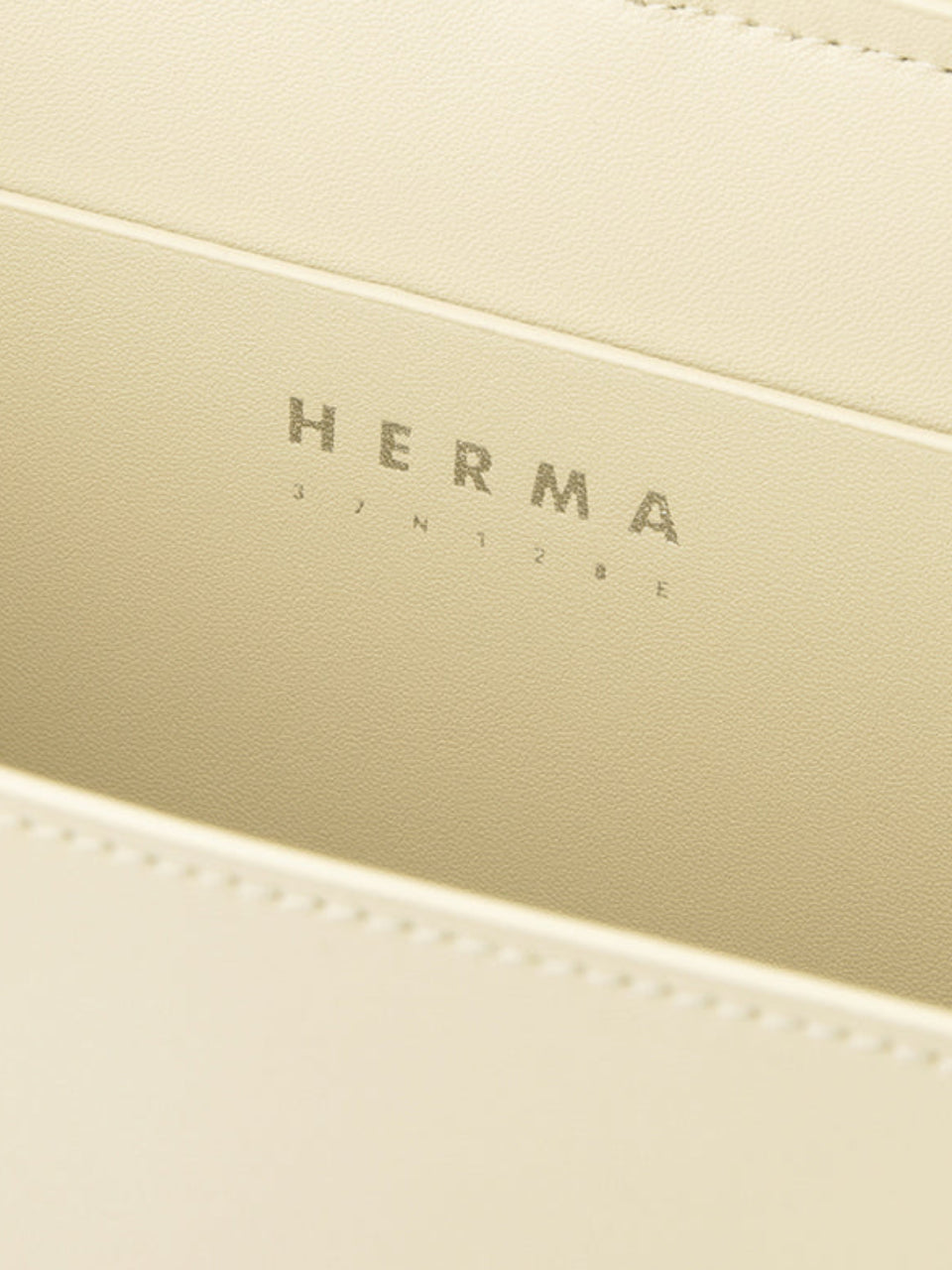 일리 백팩 버터